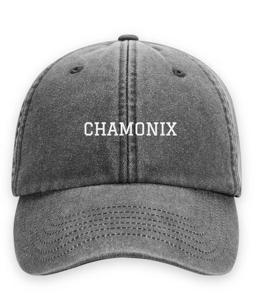 Broderad keps med texten CHAMONIX, Vintage dad cap i svart