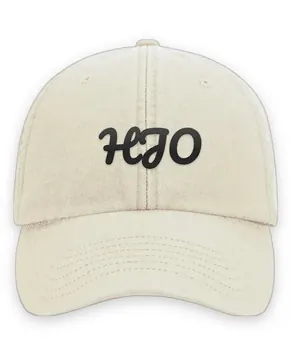 Broderad keps med texten HJO, Vintage dad cap i sand
