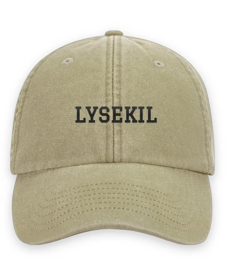 Broderad keps med texten LYSEKIL, Vintage dad cap i sten