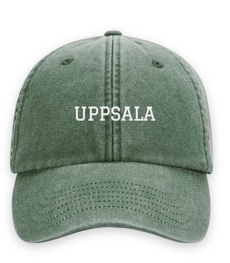 Broderad keps med texten UPPSALA, Vintage dad cap i flaskgrön