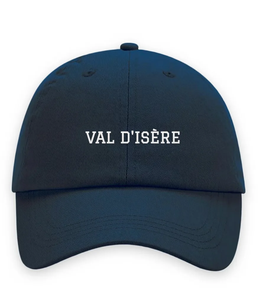 Broderad keps med texten VAL D'ISÈRE, Dad cap i marinblå